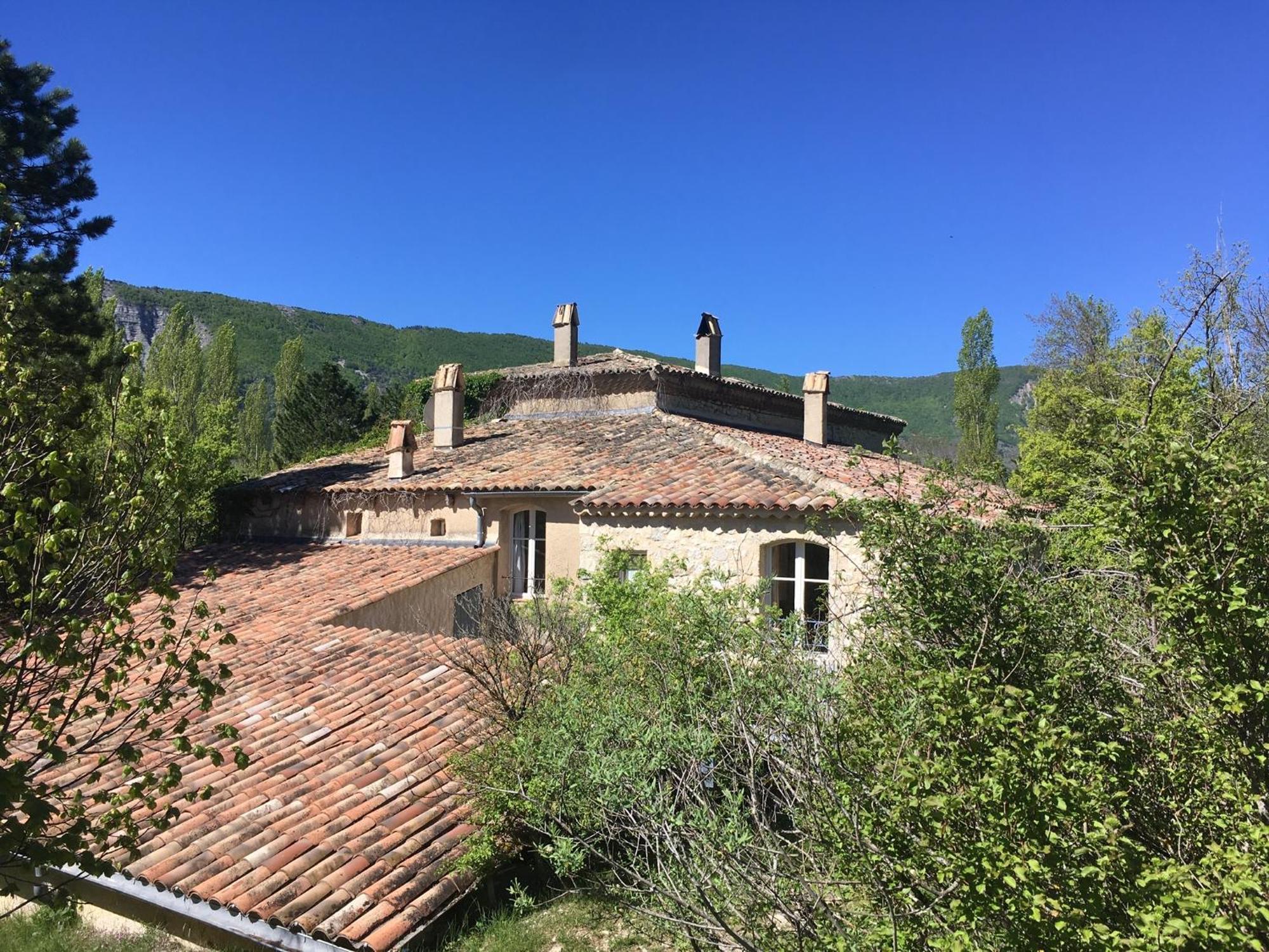 Le Moulin De La Viorne, Gite Avec Piscine Au Coeur De La Nature En Haute-Provence Les Omergues エクステリア 写真