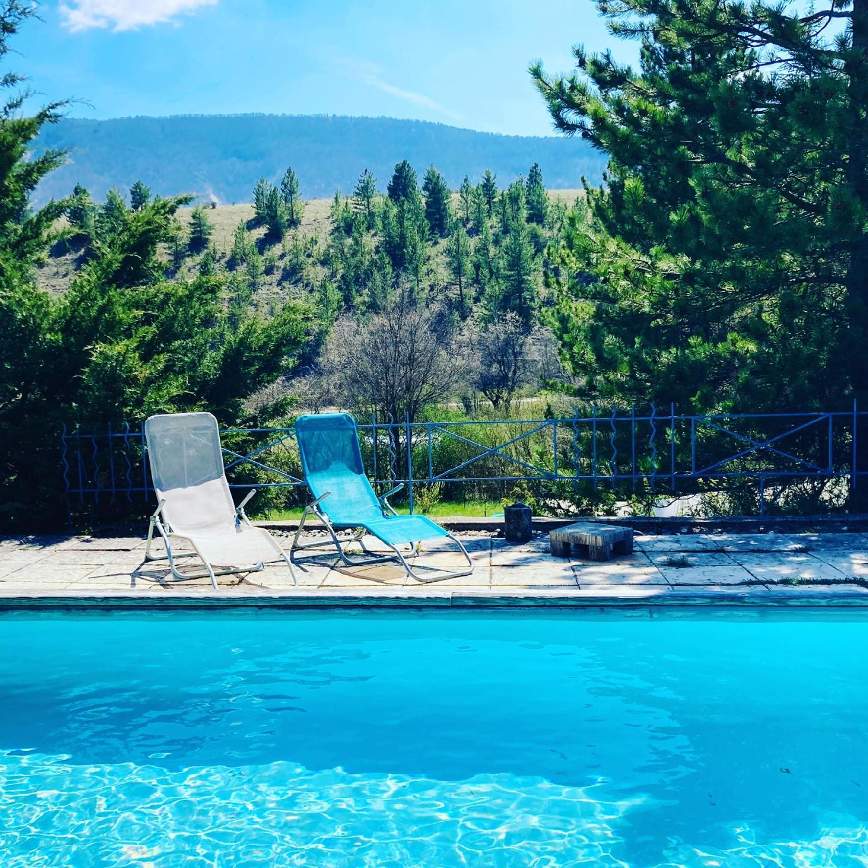 Le Moulin De La Viorne, Gite Avec Piscine Au Coeur De La Nature En Haute-Provence Les Omergues エクステリア 写真