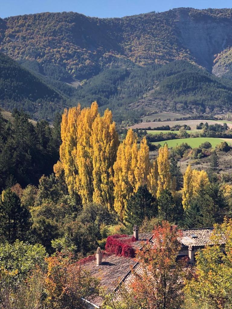Le Moulin De La Viorne, Gite Avec Piscine Au Coeur De La Nature En Haute-Provence Les Omergues エクステリア 写真